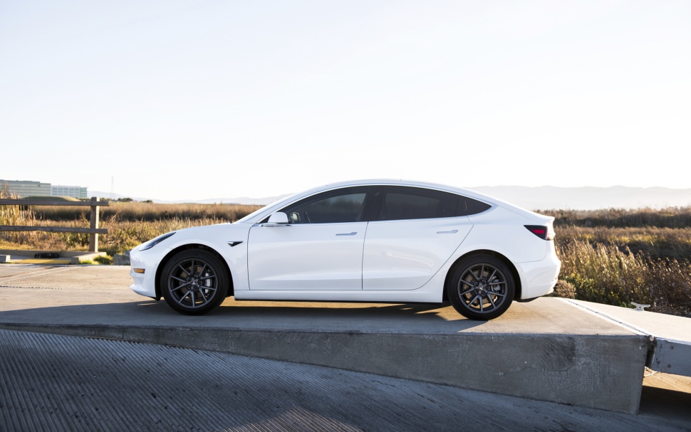 Tesla Model 3 technical specifications and fuel economy